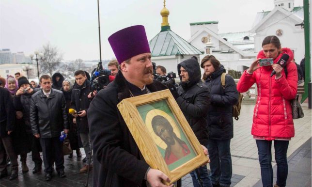 Встреча иконы Спасителя с частицей Тернового венца в Свято-Духовом кафедральном соборе города Минска