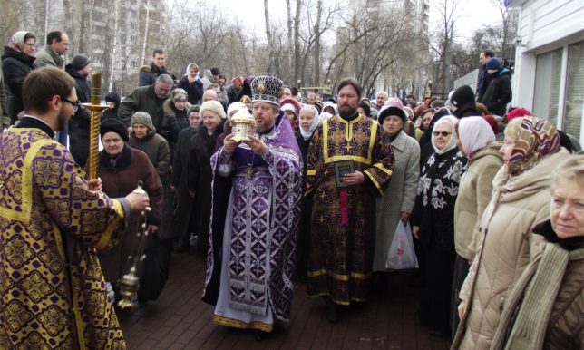 Передача честных мощей святых угодников Божиих Иоанна Предтечи и великомученика Георгия Победоносца в дар храму Живоначальной Троицы в усадьбе Свиблово